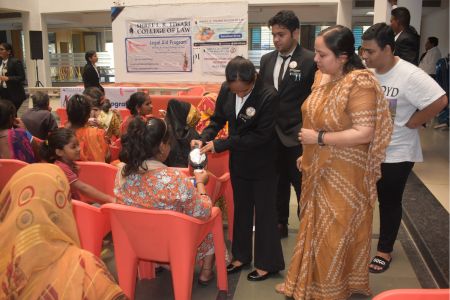 Reaching out to underprivileged Spreading Bliss Foundation



    
