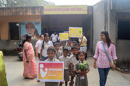  Plant a tree Spreading Bliss Foundation


        